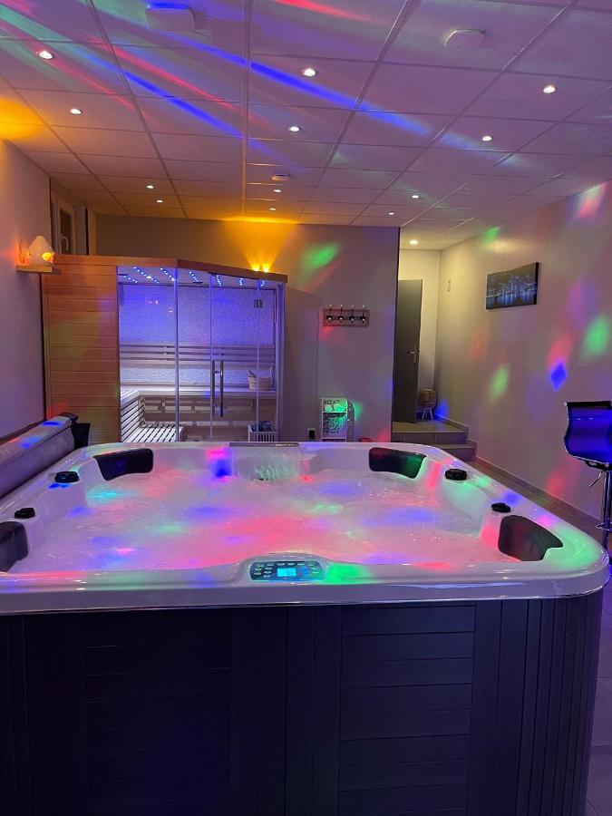 Loft Privatif Avec Jacuzzi Et Sauna Saint-Dizier Exterior foto
